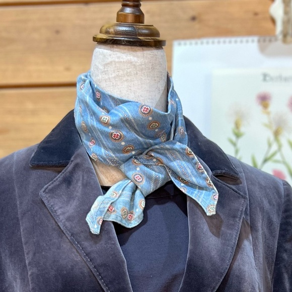 Liz Claiborne Accessories - Vintage Liz Claiborne Western Bandeau Neck Scarf – 60” Long, Oblong Pointed Ends